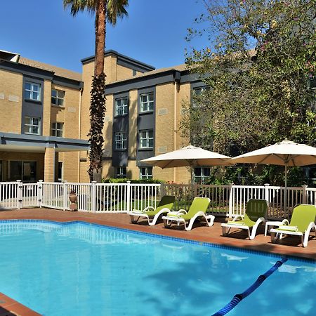 Holiday Inn Johannesburg Airport By Ihg Kempton Park Exterior photo