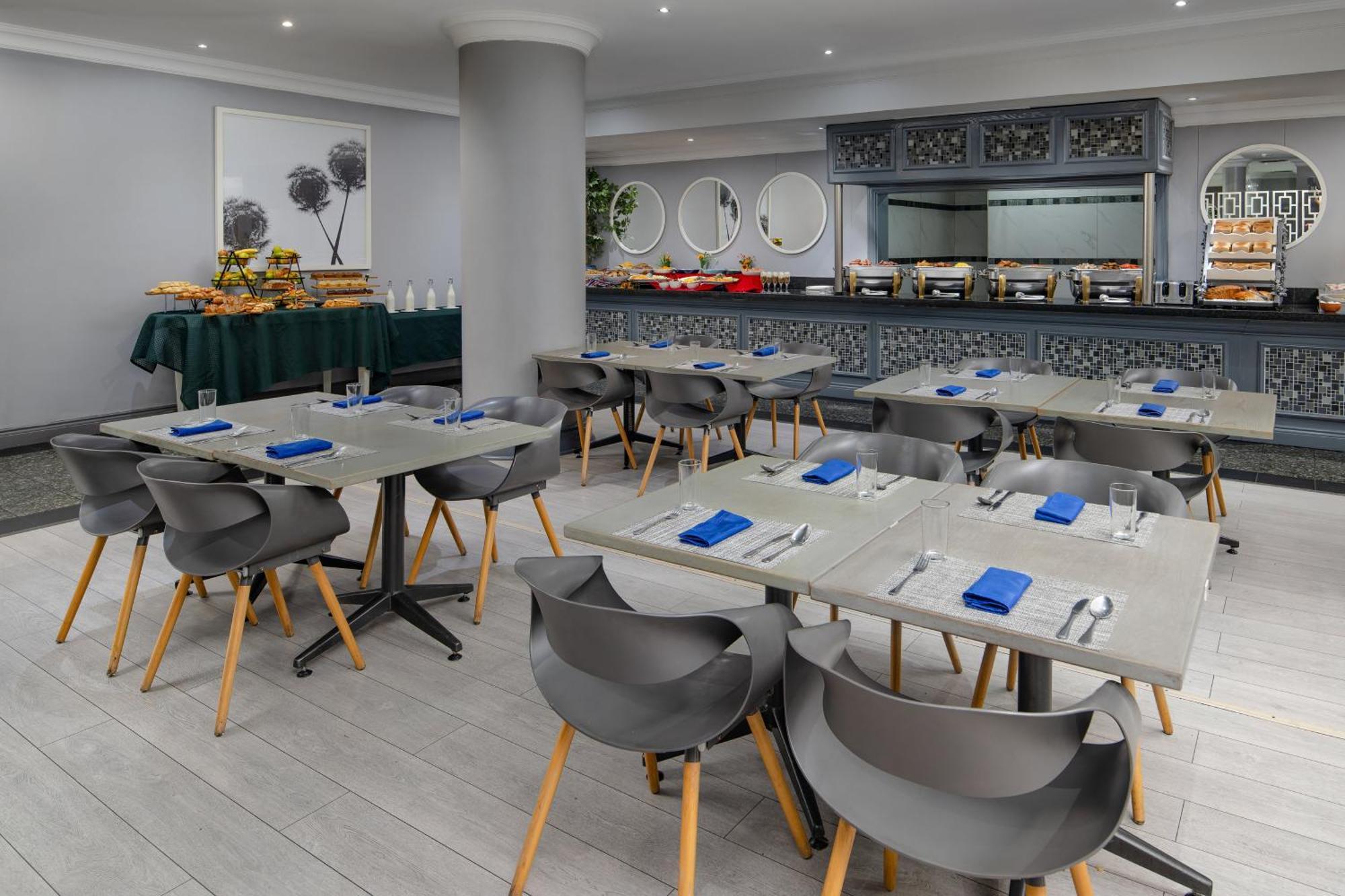Holiday Inn Johannesburg Airport By Ihg Kempton Park Exterior photo